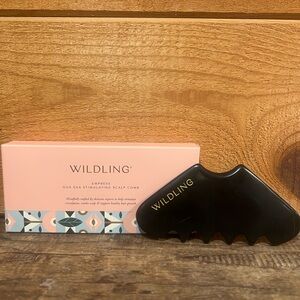 Wildling Black Gua Sha Stimulating Scalp Comb